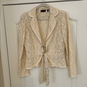 The Limited Women’s Cream Lace Tie-Front Blazer with Floral Pattern Sz 10